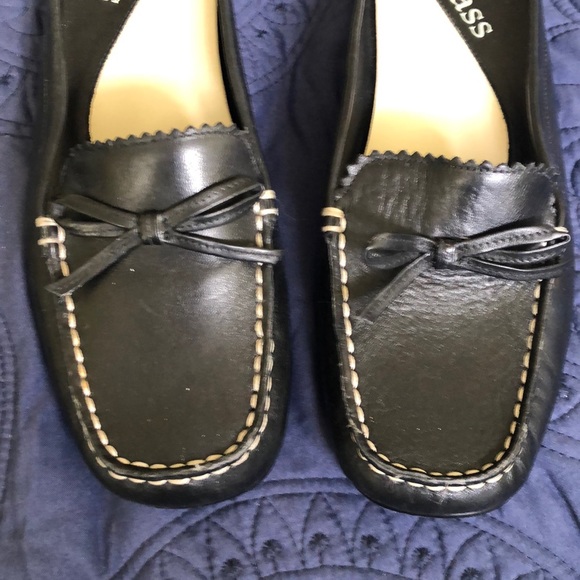 Shoes - Picture 3 of 4